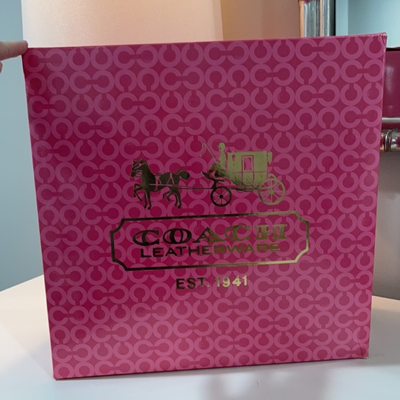 Beautiful Coach Black Croc Embossed Swagger Bag - Picture 5 of 6